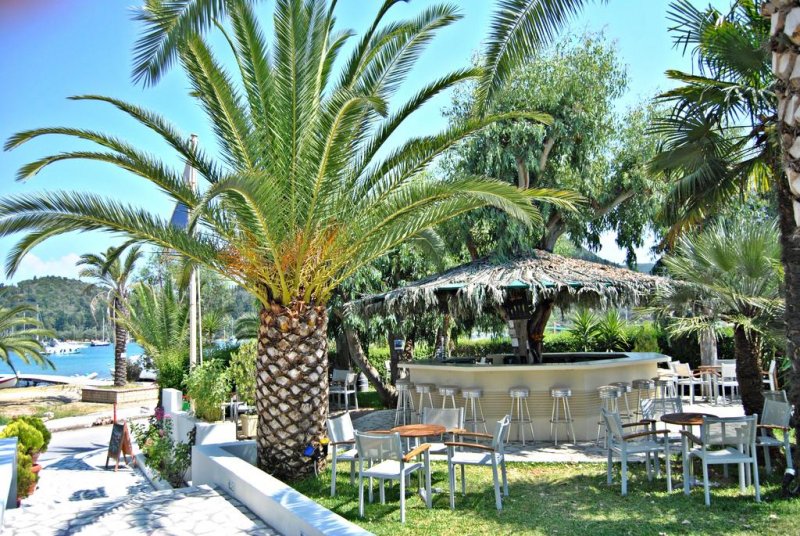 Athos Hotel - Снимка 2