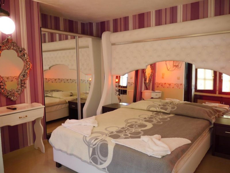 Blue Sea Beach Boutique Hotel - Снимка 1