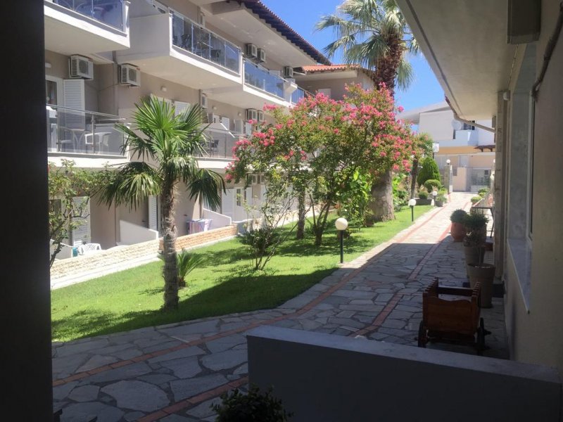 Sarantis Hotel - Снимка 5