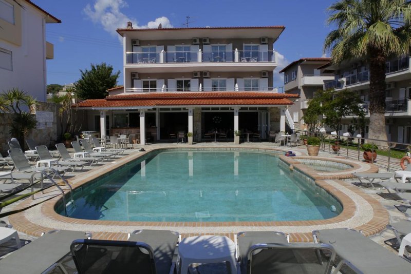 Sarantis Hotel - Снимка 11