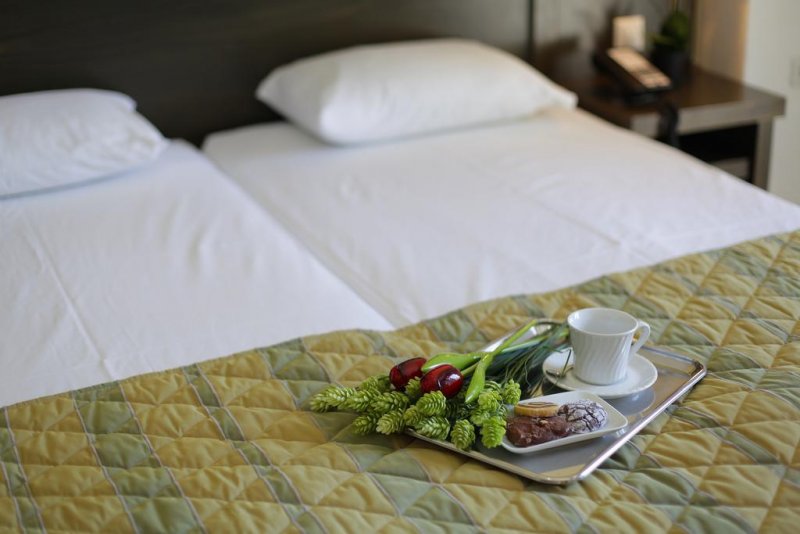 Sarantis Hotel - Снимка 2