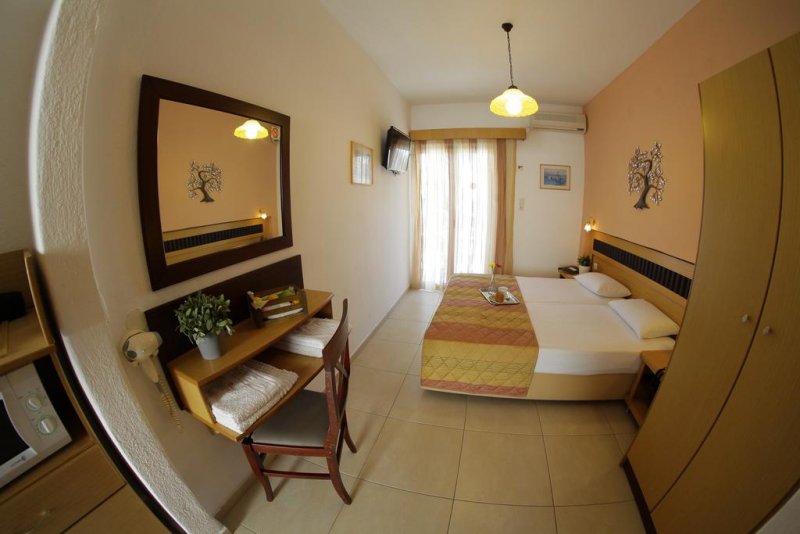 Sarantis Hotel - Снимка 4
