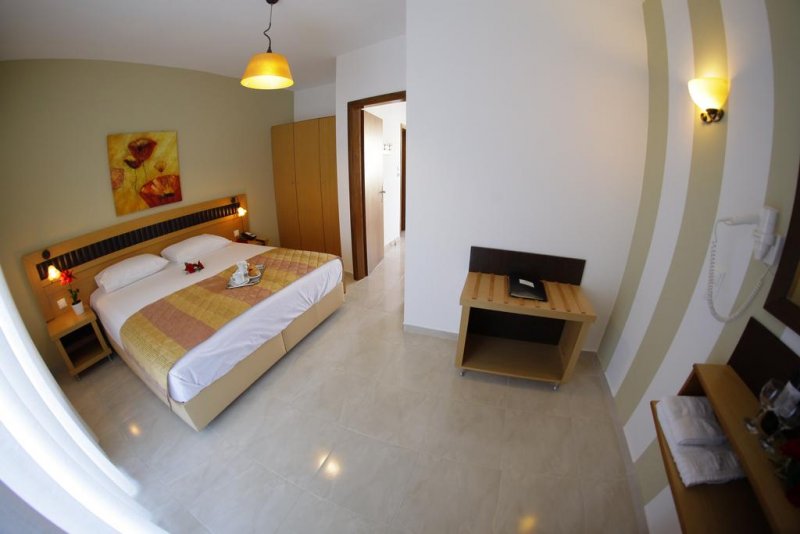 Sarantis Hotel - Снимка 10