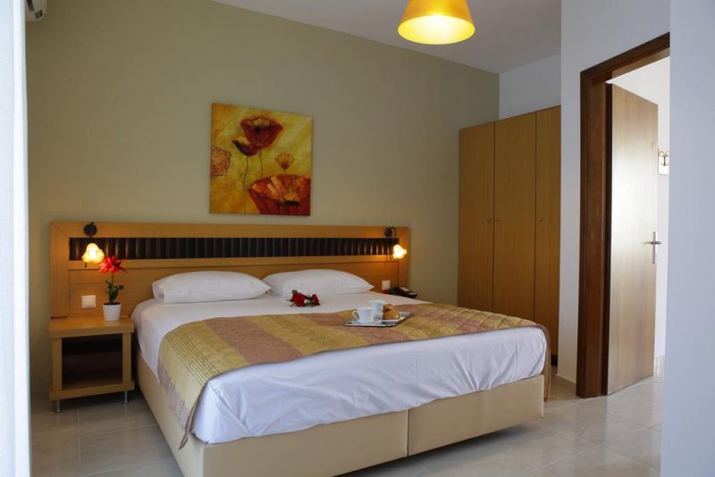 Sarantis Hotel - Снимка 9