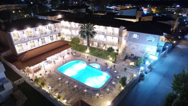 Sarantis Hotel - Снимка 9