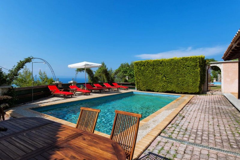 Akritas Ef Zin Villas & Suite - Снимка 1