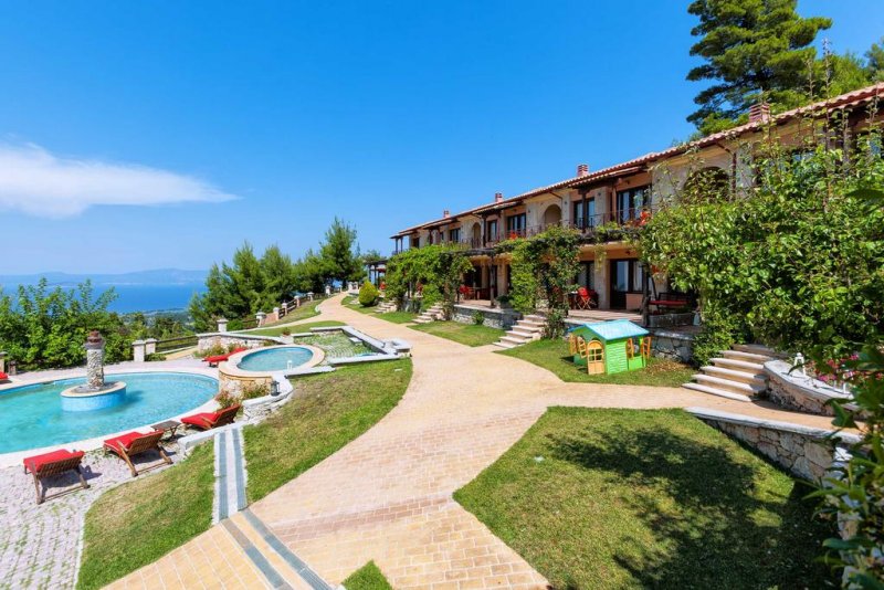 Akritas Ef Zin Villas & Suite - Снимка 1