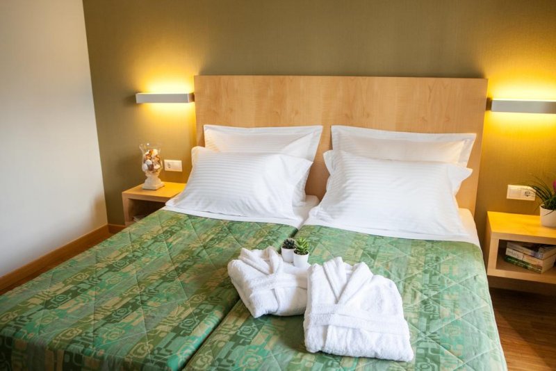 Kronos Hotel - Снимка 7