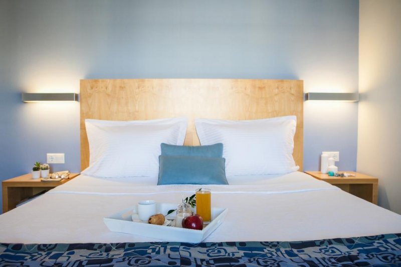 Kronos Hotel - Снимка 2