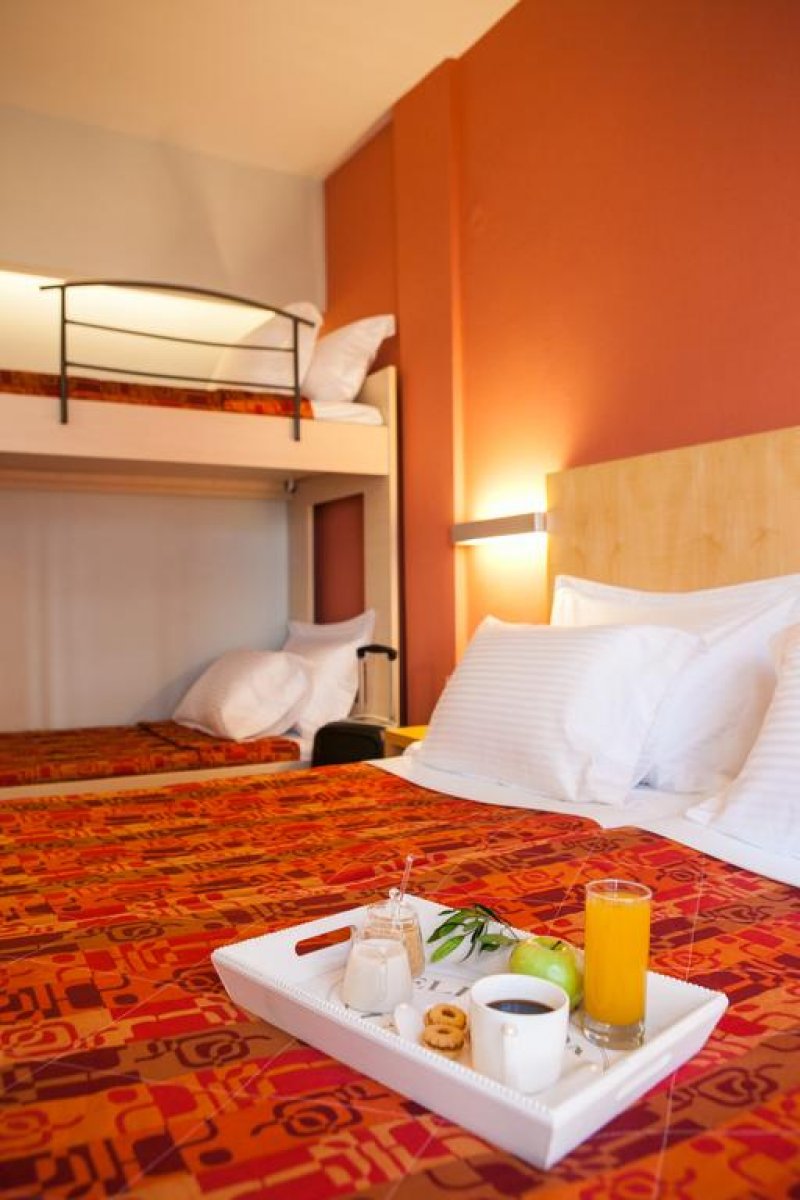 Kronos Hotel - Снимка 4