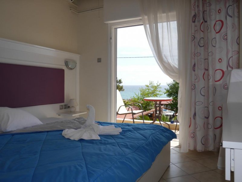 Beach Hotel Kapahi - Снимка 1