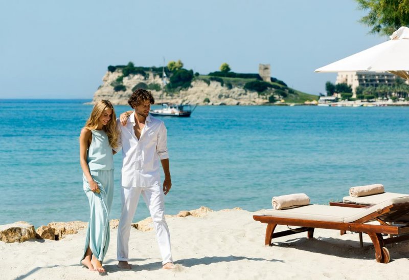 Sani Beach Club - Снимка 1