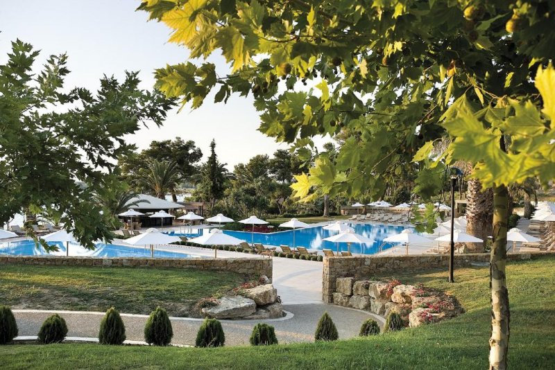 Sani Beach Club - Снимка 10