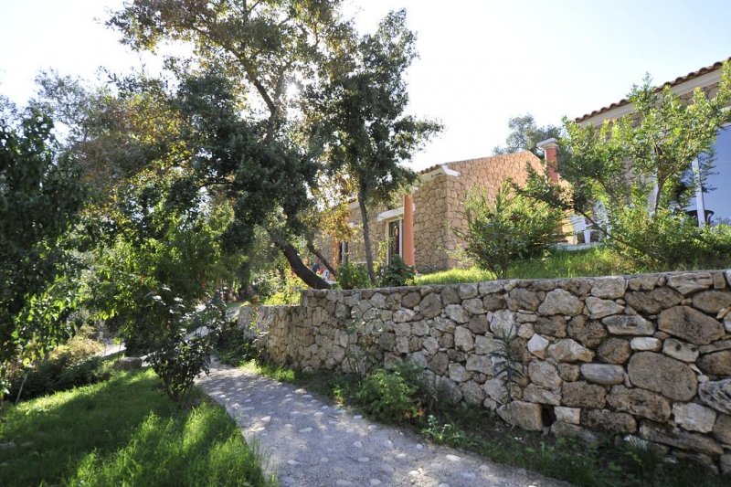 Blue Princess Hotel and Suites - Снимка 2