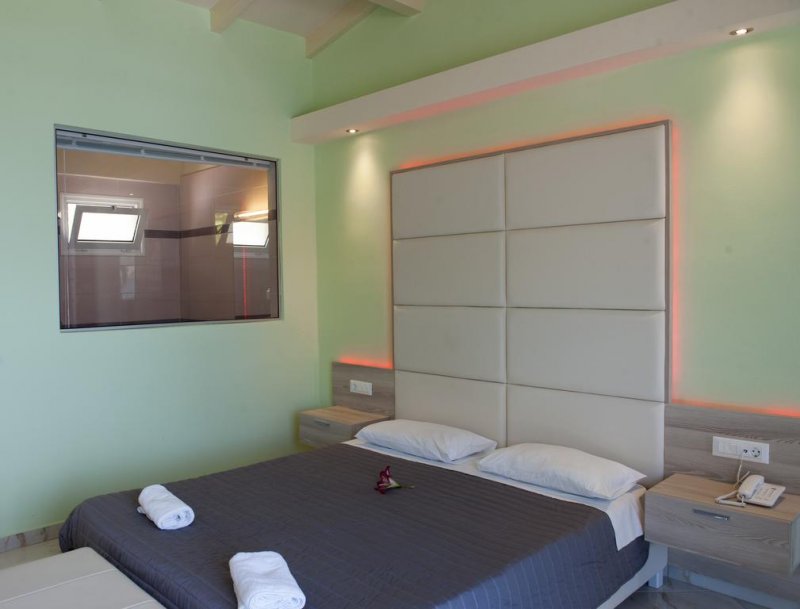 Blue Princess Hotel and Suites - Снимка 1