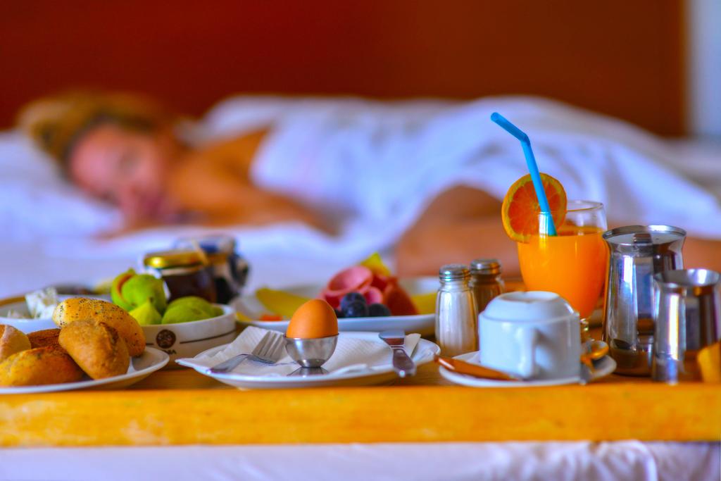 Ранни резервации: 3 нощувки със закуски и вечери в хотел Xenia Ouranoupoli 4*, Халкидики, Гърция през Април и Май! - Снимка 29