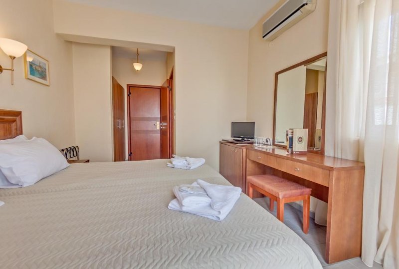 Alkyonis Hotel - Снимка 1