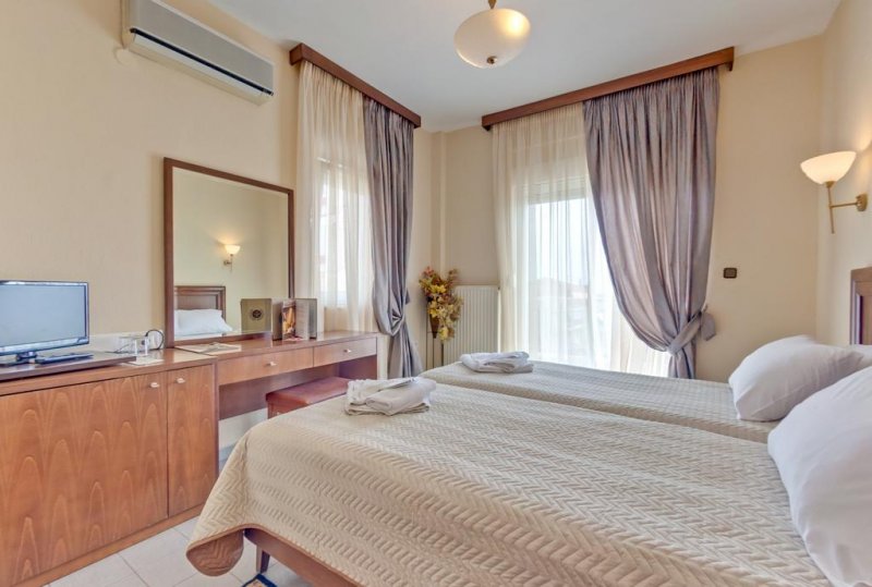 Alkyonis Hotel - Снимка 1