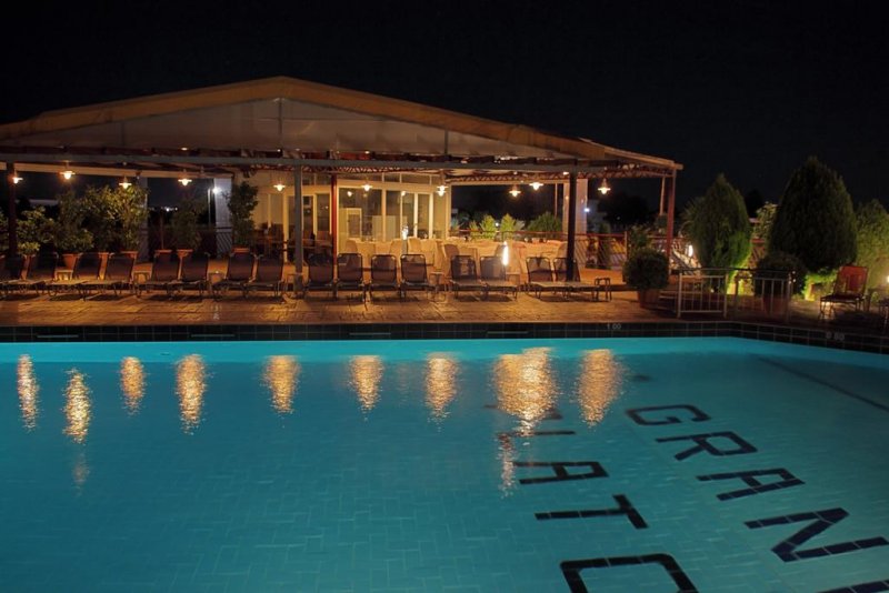 Grand Platon Hotel - Снимка 11