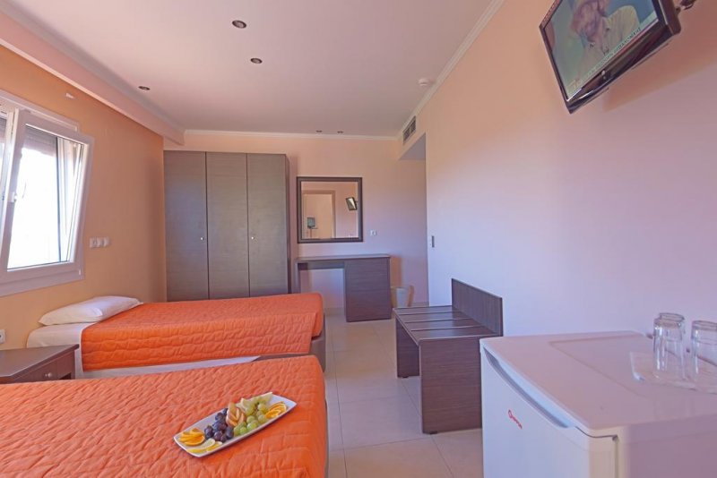 Grand Platon Hotel - Снимка 1