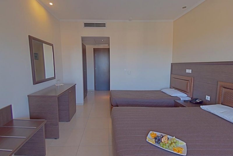 Grand Platon Hotel - Снимка 8