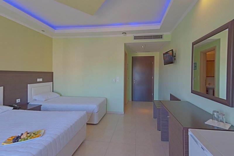 Grand Platon Hotel - Снимка 3