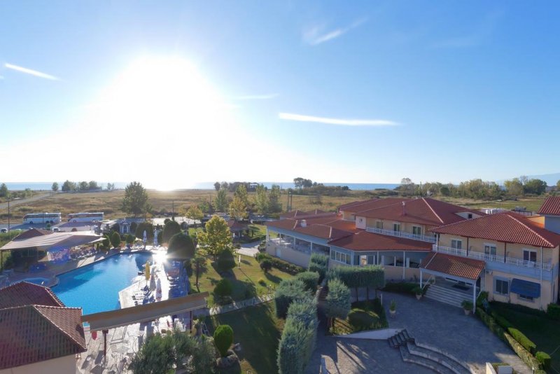 Grand Platon Hotel - Снимка 2