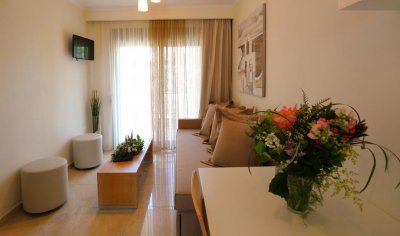 Artemis Plaza Hotel - Снимка 2