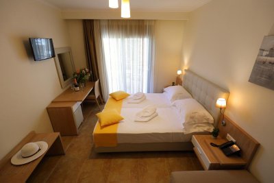 Artemis Plaza Hotel - Снимка 8