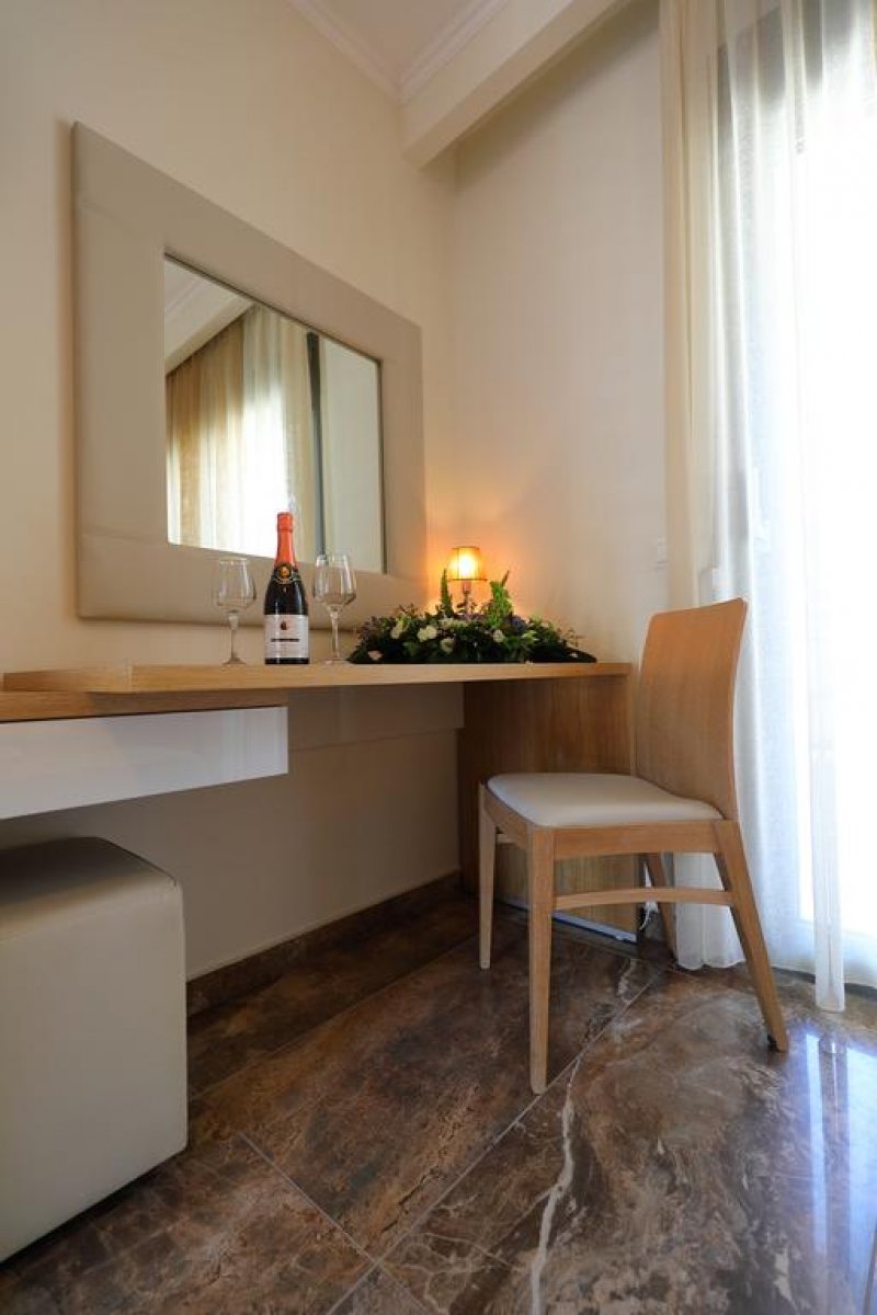 Artemis Plaza Hotel - Снимка 4