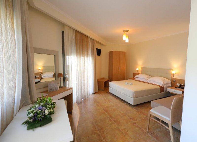 Artemis Plaza Hotel - Снимка 7