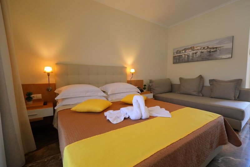 Artemis Plaza Hotel - Снимка 11