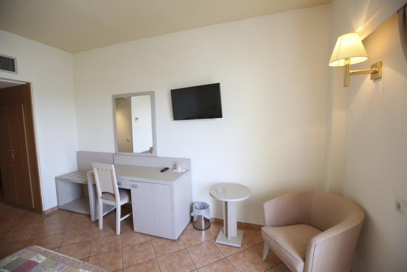 Oceanis Hotel - Снимка 8