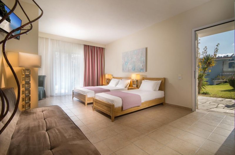 Alkion Hotel - Снимка 7