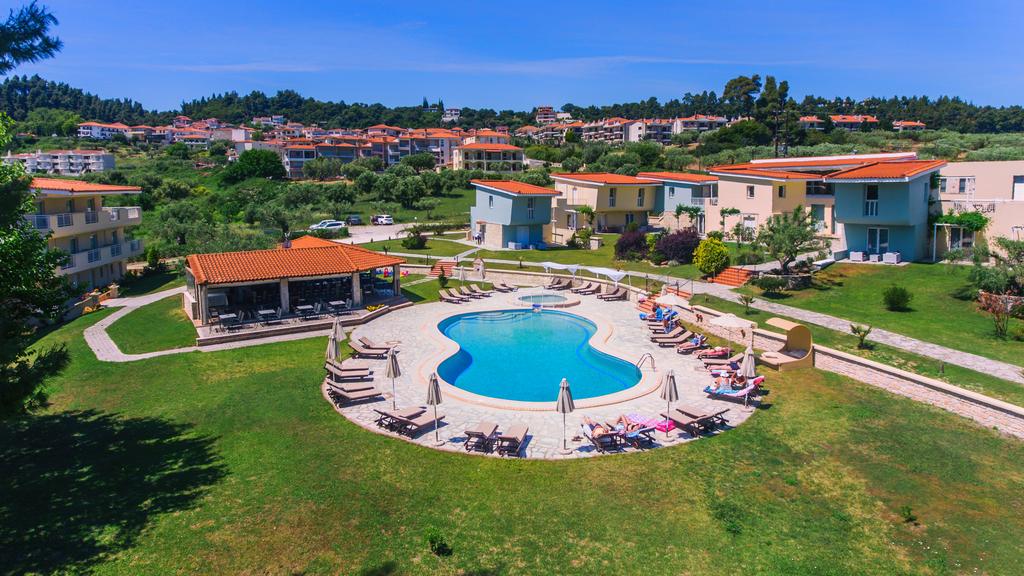 Лято 2020 в Криопиги, Халкидики, Гърция! Нощувка за двама или трима, закуска по избор + басейн в хотел Alkion - Снимка 20
