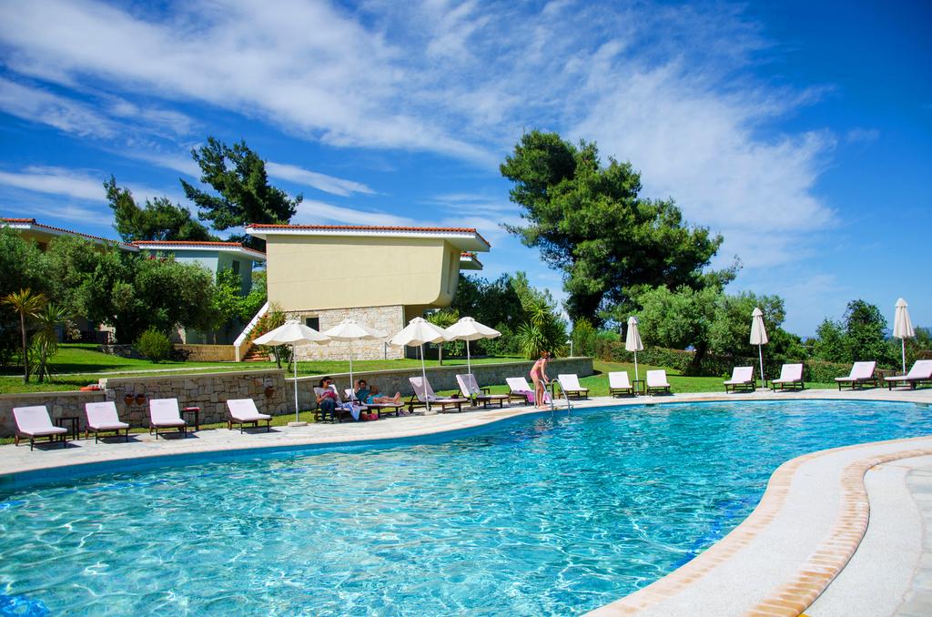 Лято 2020 в Криопиги, Халкидики, Гърция! Нощувка за двама или трима, закуска по избор + басейн в хотел Alkion - Снимка 29