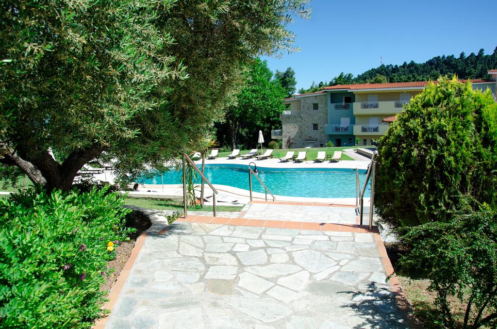 Лято 2020 в Криопиги, Халкидики, Гърция! Нощувка за двама или трима, закуска по избор + басейн в хотел Alkion - Снимка 13