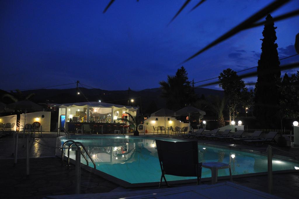 Юли и Август на 100м. от плажа в Платотомос Пиерия, Гърция! Нощувка със закуска и вечеря + басейн в хотел Olympion Melathron - Снимка 19