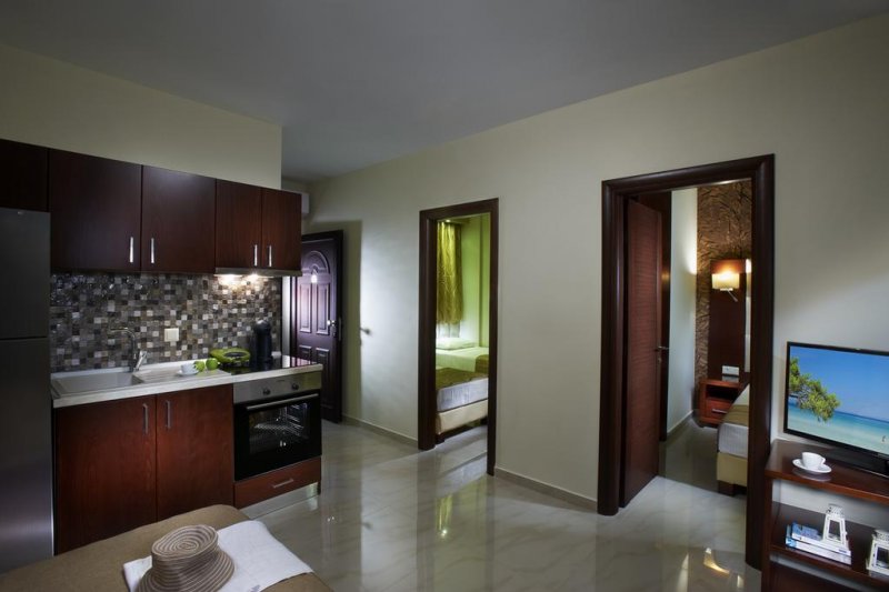 4-You Hotel Apartments - Снимка 0