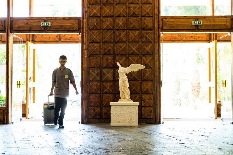 Athos Palace - Снимка 4