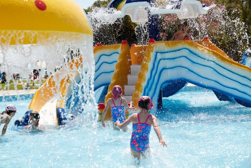 Athos Palace - Снимка 9