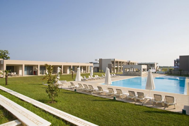 ALEA Hotel & Suites - Снимка 8