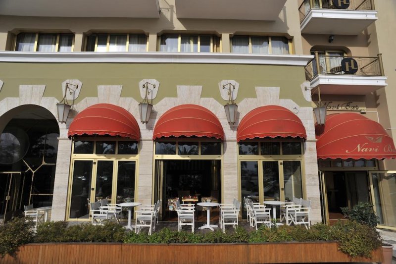 Hotel Lefkas - Снимка 1