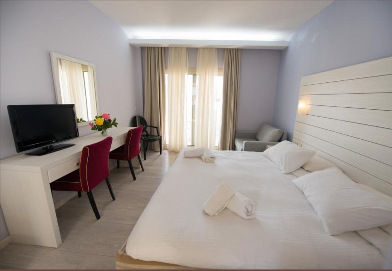 Hotel Lefkas - Снимка 4