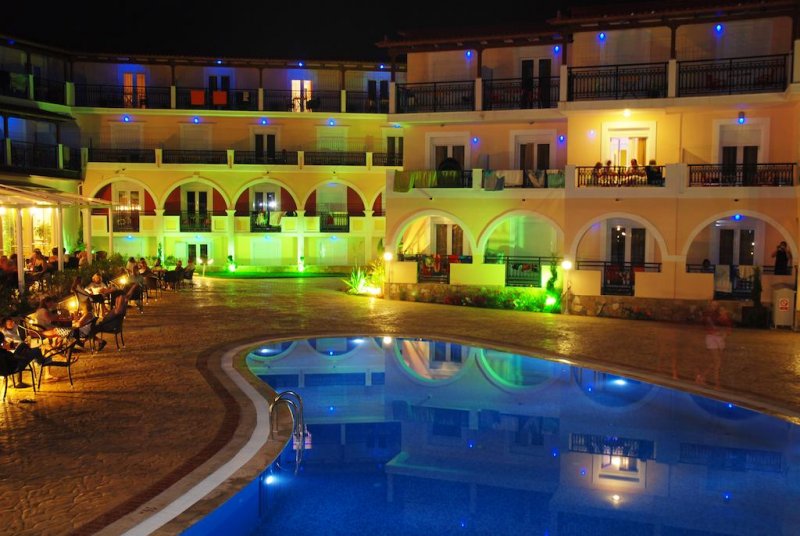 Majestic Hotel & Spa - Снимка 10