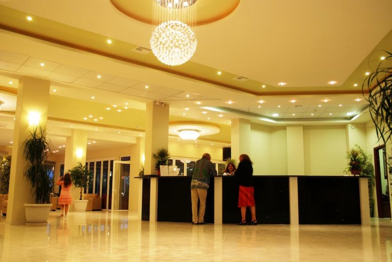 Majestic Hotel & Spa - Снимка 1