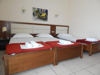 Gold Stern Hotel - Снимка 1