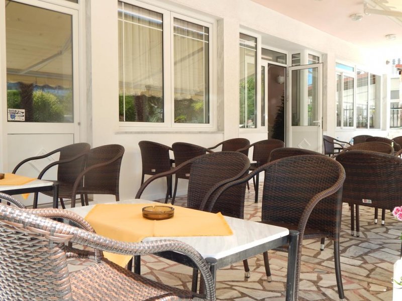 Gold Stern Hotel - Снимка 10