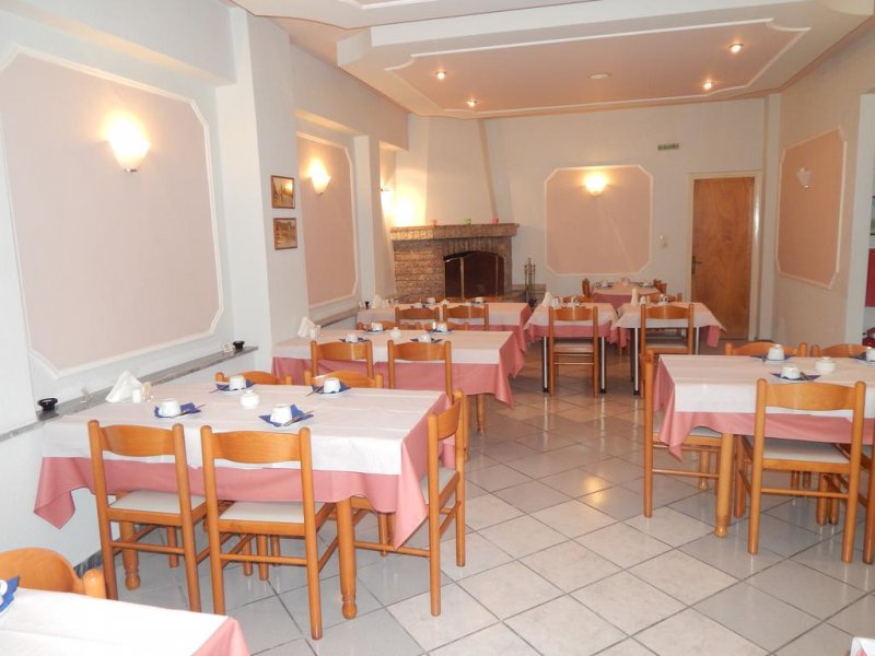 Gold Stern Hotel - Снимка 3