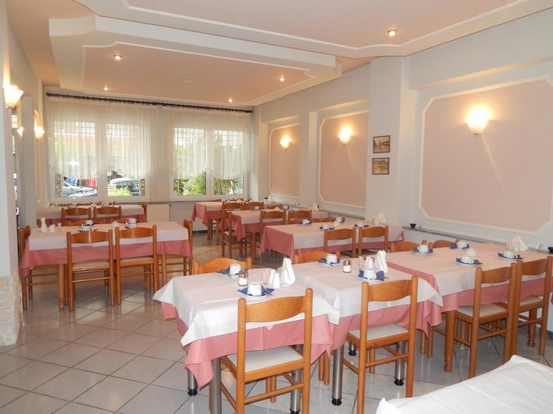 Gold Stern Hotel - Снимка 8